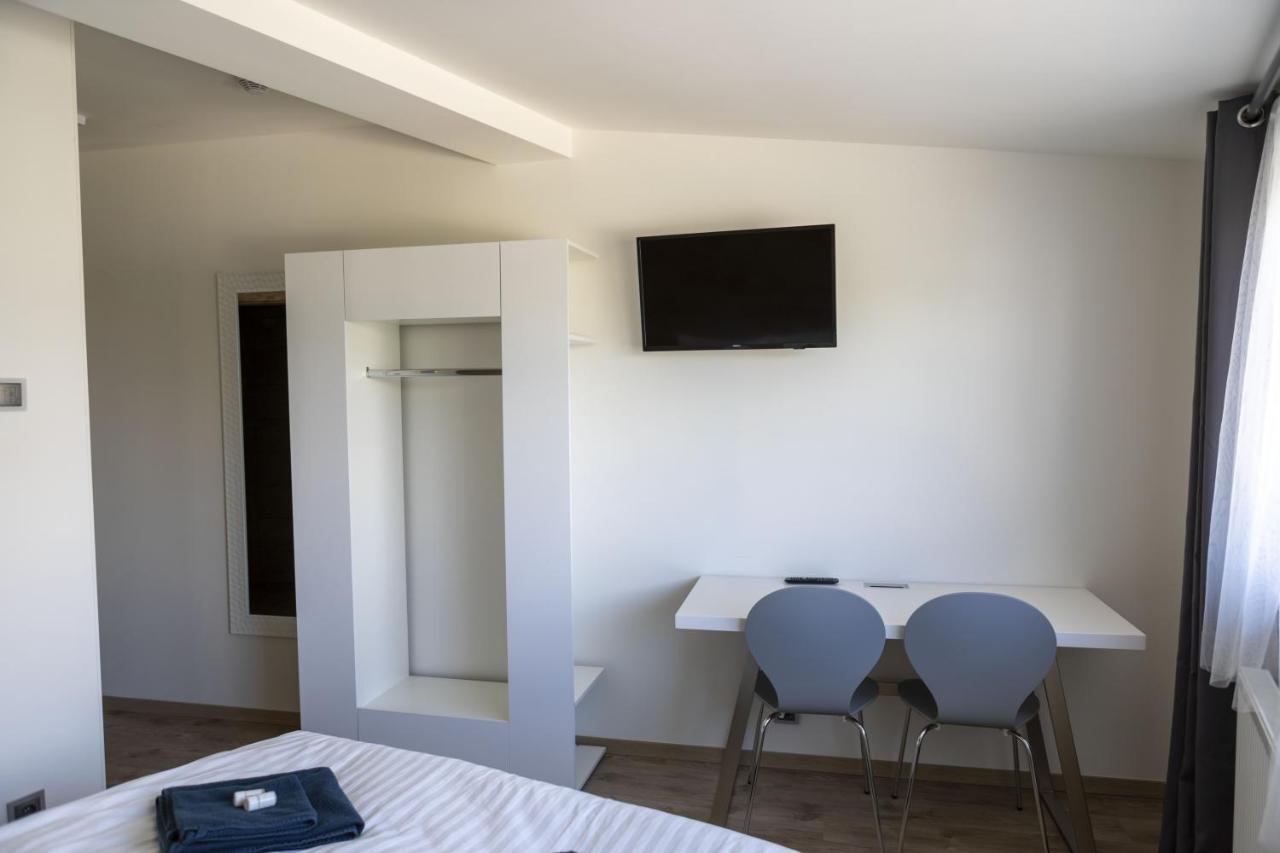 Novohradska Hotel Ceske Budejovice Ngoại thất bức ảnh